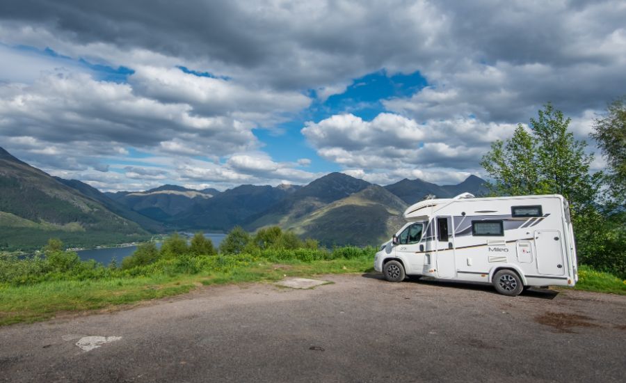 https://2f1a7f9478.visitscotland.net/binaries/content/gallery/visitscotland/cms-images/2022/07/01/motorhome-kintail.jpg