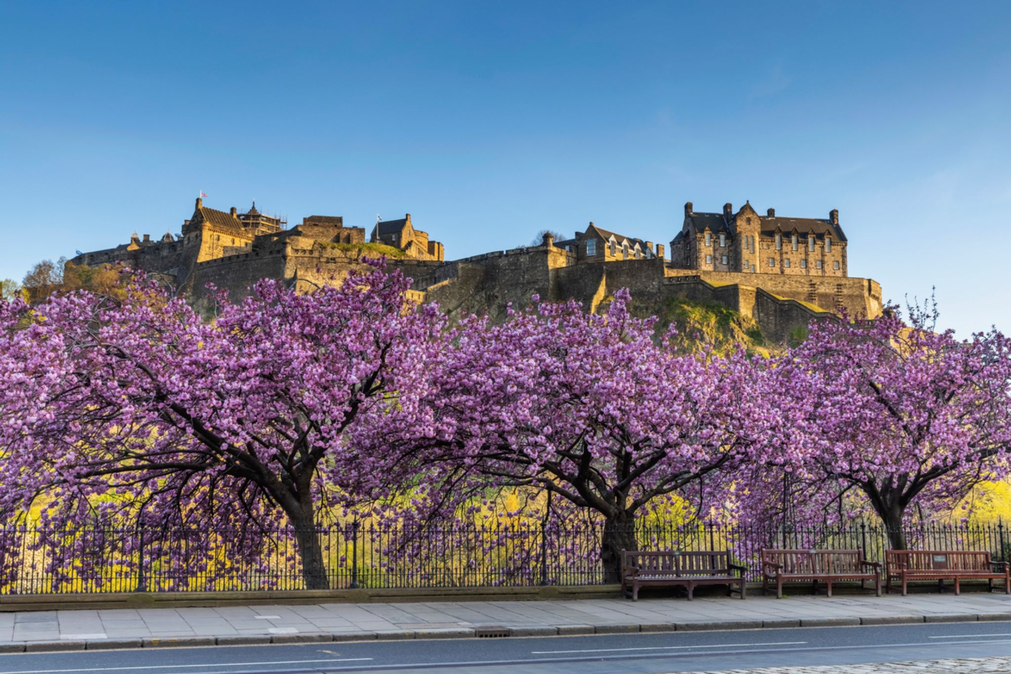 best weather to visit scotland and ireland