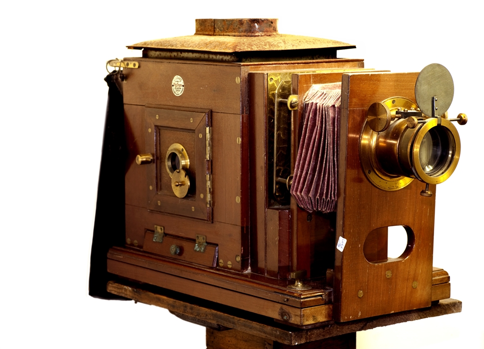 Самый старый прибор. Диаскопический проекционный аппарат. Диаскопический проектор Гюйгенса. Волшебный фонарь диапроектор.